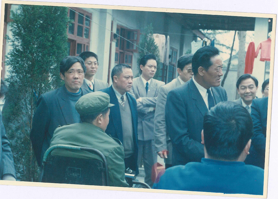 原民政部部长多吉才让，原四川省副省长欧泽高来院视察